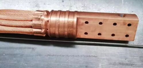 Wassergekühltes Stromkabel für den elektrischen Lichtbogenofen (EAF) und den Ladle Refining Oven (LRF)