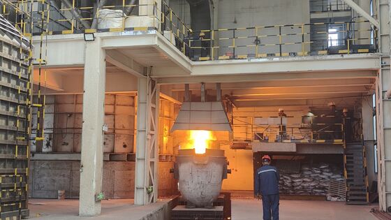 12.5MVA mittel- und kohlenstoffarme Ferromangan-Elektrische Schüssel Raffinationsofen 45 Tonnen Kapazität 380V 50Hz 3-Phasen-Stahlschalen